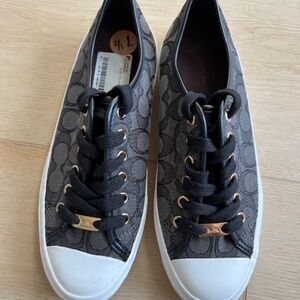 Coach Size 7 1/2 Sneakers